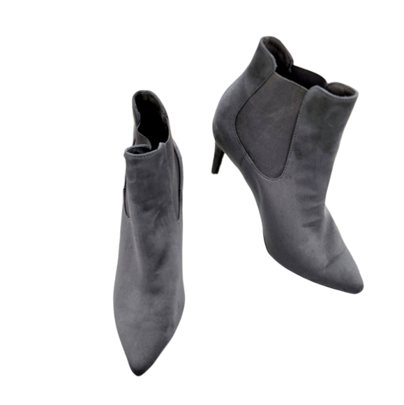 14th & Union Pull-On Suede Ankle Bootie - Picture 8 of 9